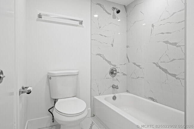 Building Photo - 9227 SW 87th Ave