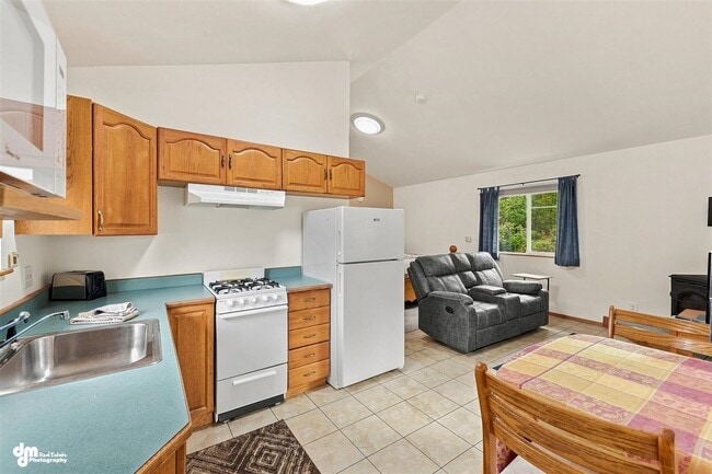 Building Photo - 6830 E Toller Ct