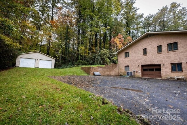 Building Photo - 102 Arbor Ln