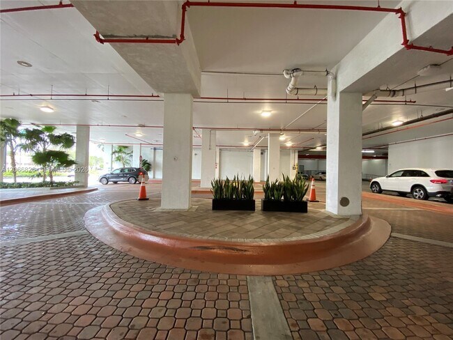 Building Photo - 140 S Dixie Hwy
