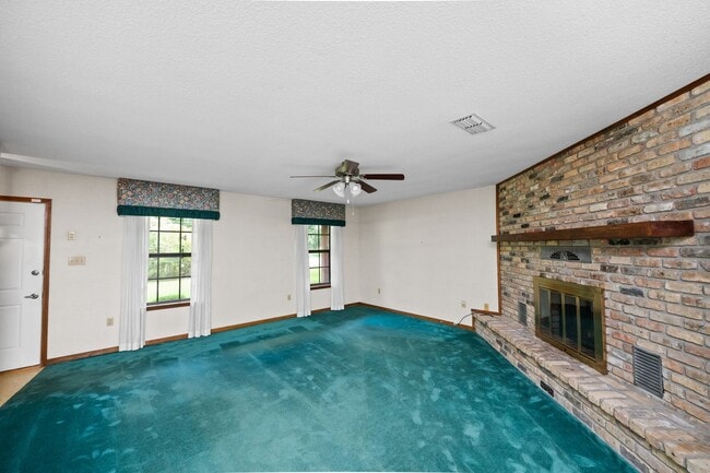 Building Photo - 18050 Steele Dr