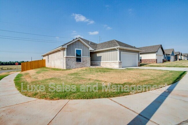 Building Photo - 8329 NW 163rd Ter