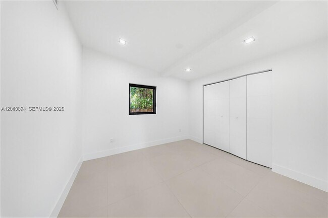 Building Photo - 1021 NW 48th St