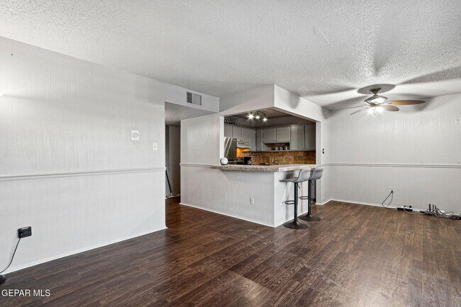 Building Photo - 4800 N Stanton St