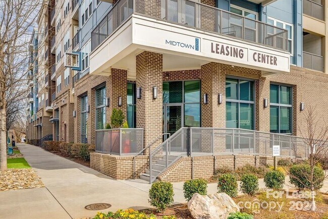 Primary Photo - 205 S Kings Dr