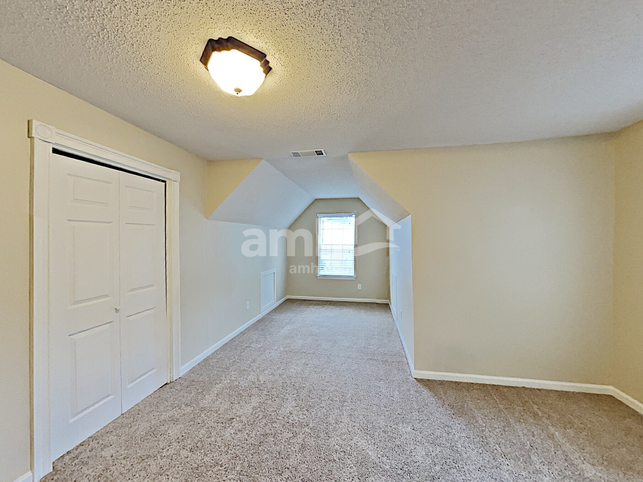 Building Photo - 104 MacBeth Dr