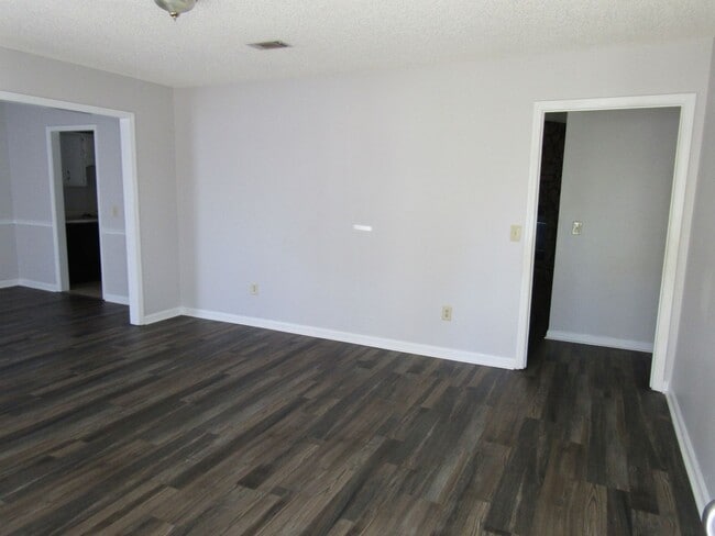 Building Photo - 110 Tempest Ln