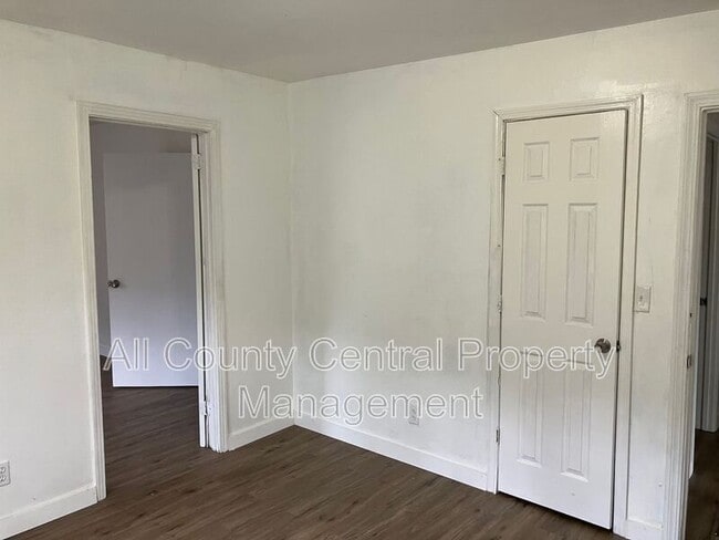 Building Photo - 2304 Eufaula Ave