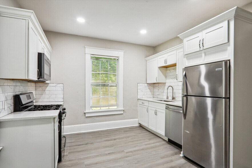 Building Photo - 2728 Tallulah Dr NE