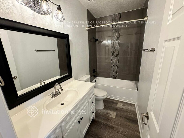 Building Photo - 305 Memphis Cir