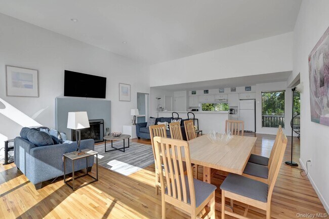 Building Photo - 3 Meadow Way