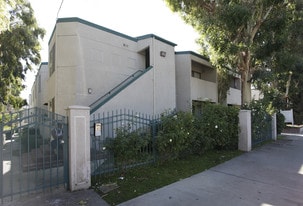 Building Photo - 11110 Moorpark St