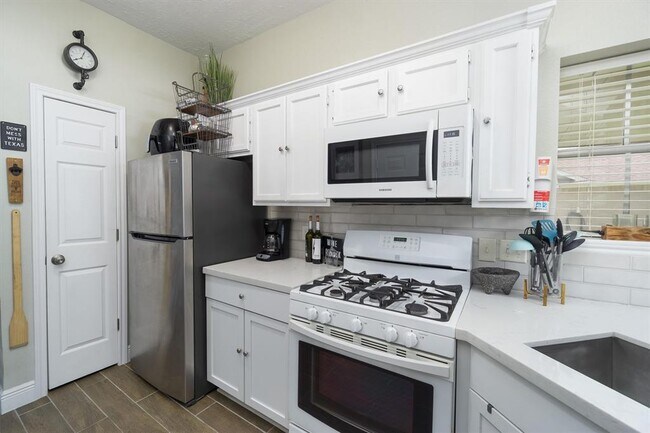 Building Photo - 2510 Park Meadows Ave