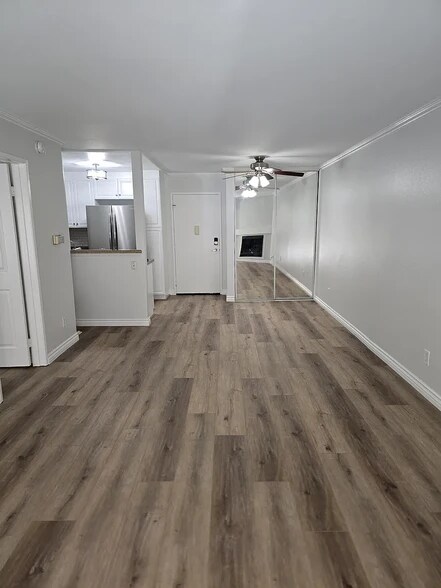 Building Photo - 5500 Owensmouth Ave