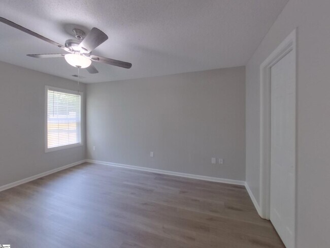 Building Photo - 430 Clark Glen Dr