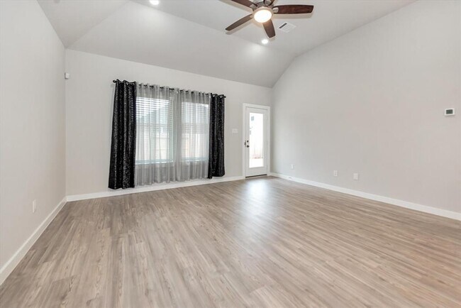 Building Photo - 10651 Whitejacket
