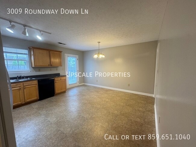Building Photo - 3009 Roundway Down Ln