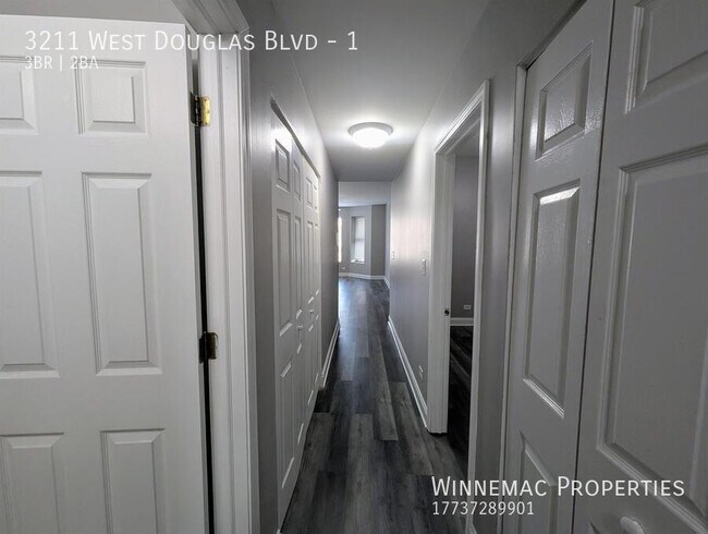 Building Photo - 3211 W Douglas Blvd