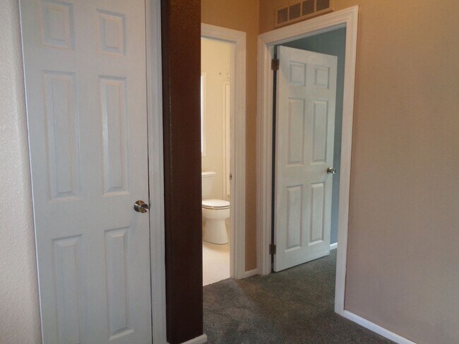 Building Photo - 4511 Gray Fox Heights