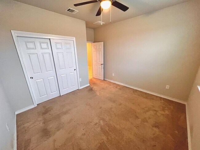 Building Photo - 5717 Lehman Way