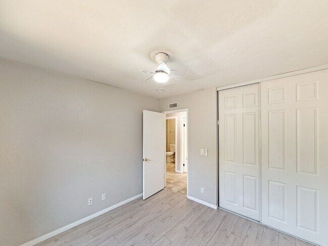 Building Photo - SD: Spacious 4BD/2BA Home in Mira Mesa with Large Backyard, 2-Car Garage & In-Unit Laundry