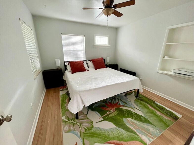 Building Photo - 6326 8th Ave N