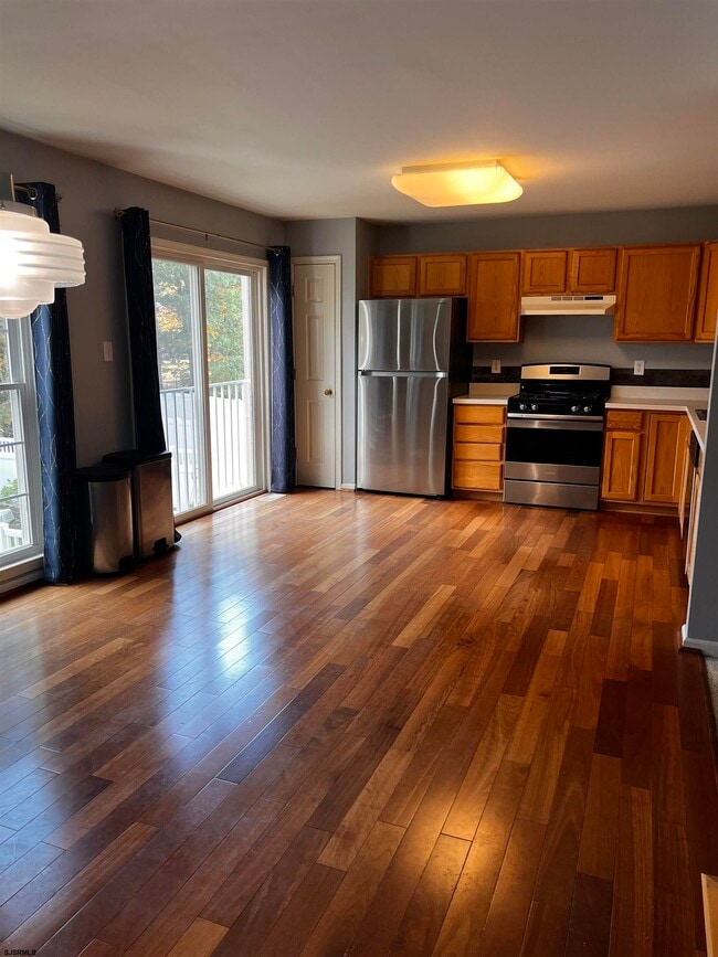 Building Photo - 704 St Thomas Dr