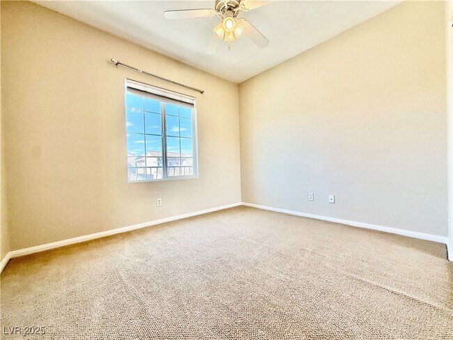 Building Photo - 10499 Howling Coyote Ave