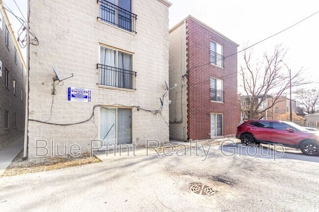 Building Photo - 7254 S Bennett Ave