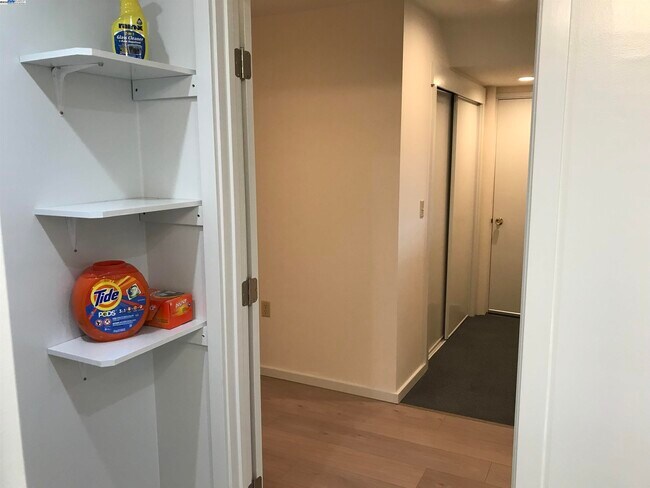 Building Photo - 11 Corte Del Contento