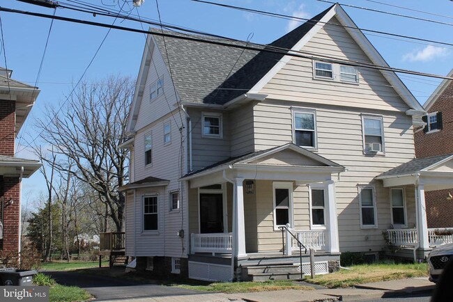 Primary Photo - 1105 W Broad St