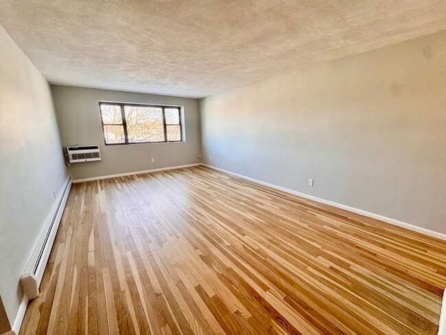 Building Photo - 97 Spring St