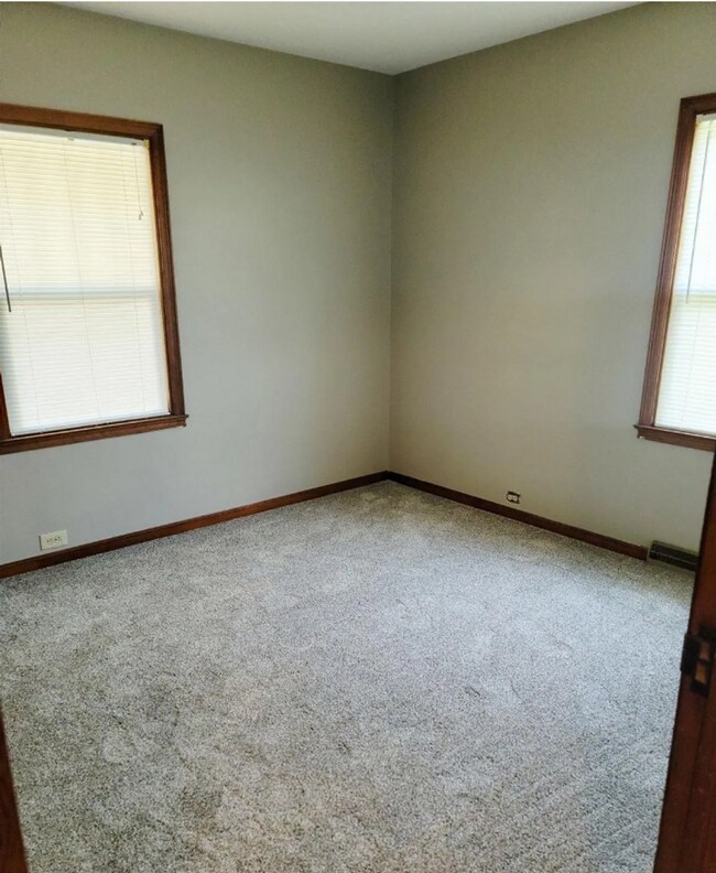 Building Photo - GREAT SILVER LAKE HOME!!