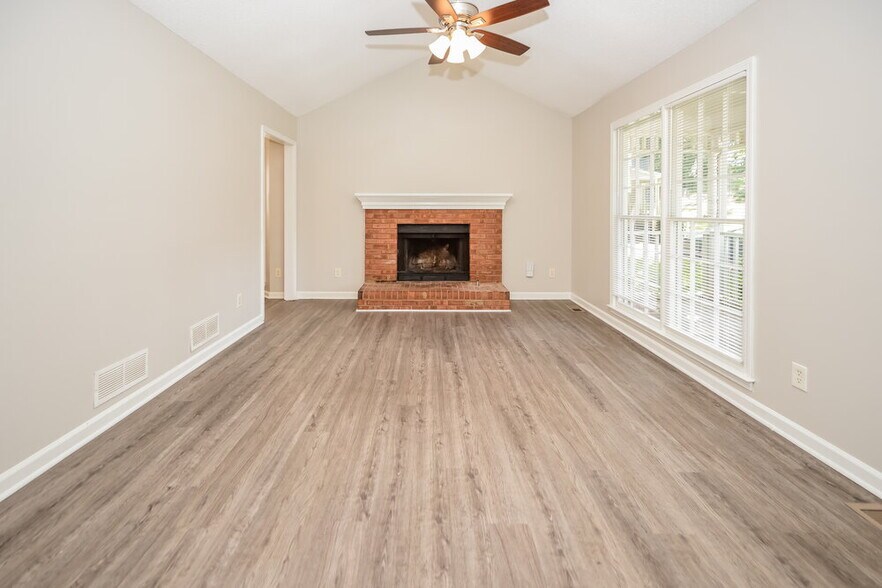 Building Photo - 6398 Grafton Ct