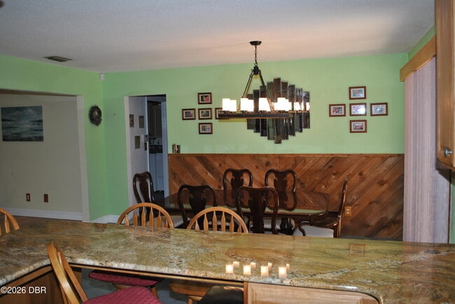 Building Photo - 5590 Lancewood Cir S
