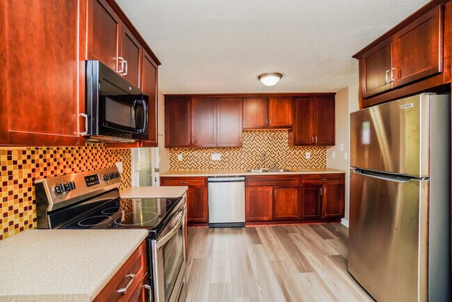 Building Photo - Beautiful 4 Bedroom Home in Columbus, OH