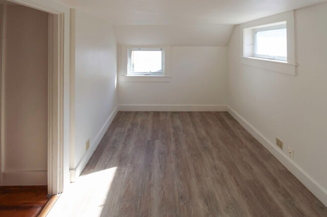 Building Photo - Beautiful 3-Bedroom Colonial on 1.3 Acres in Sought-After Eliot