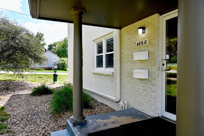 Floorplan - Square 131 - 4860 - 5 Plex