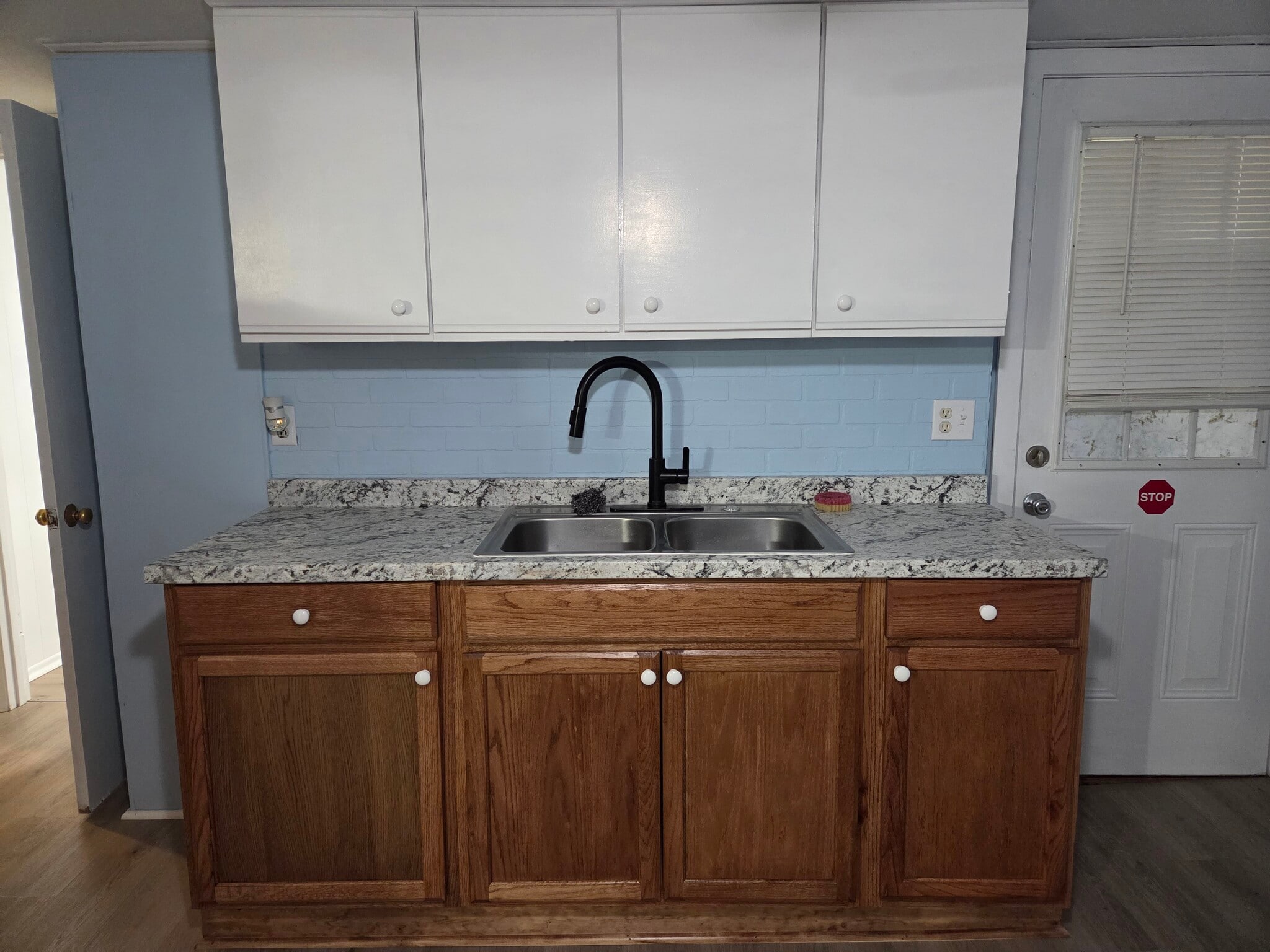 Building Photo - 24 Rocky Hill Ave