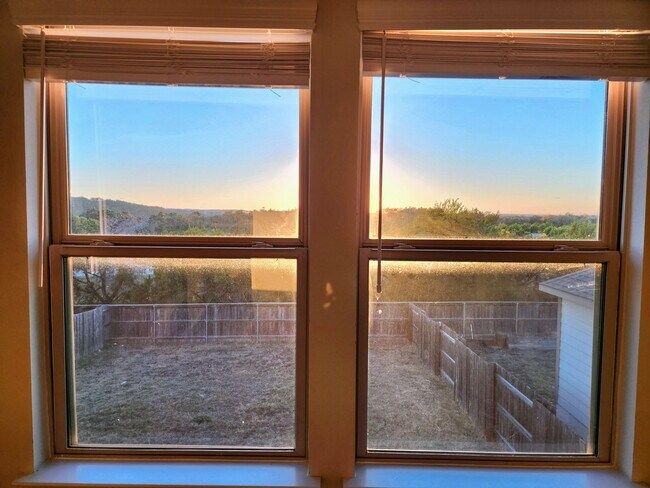 Building Photo - 600 Saturnia Dr