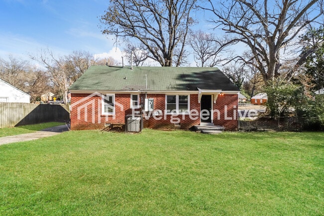 Building Photo - 965 Goodman St