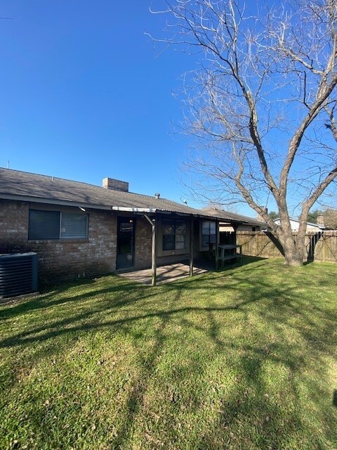 Building Photo - 8022 Bunker Wood Ln