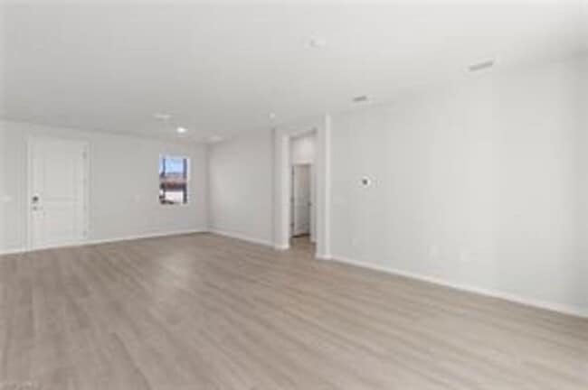 Building Photo - 3206 NE 13th Ct