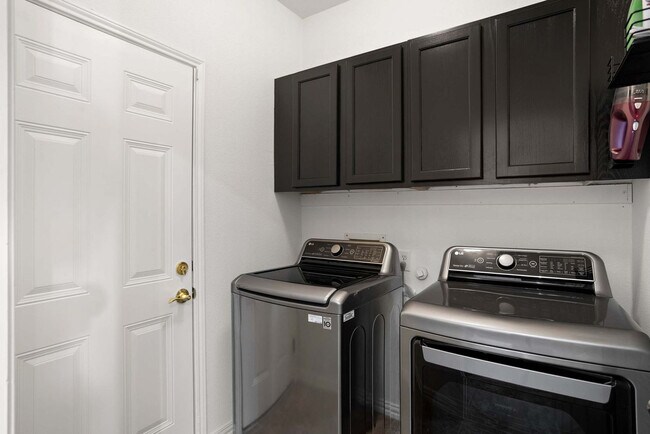 Building Photo - 2805 Whetstone Dr
