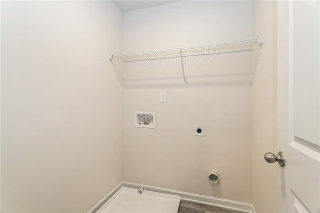 Building Photo - 631 Mackenzie Cv
