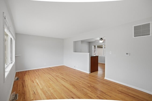 Building Photo - 8912 Windsor Ln