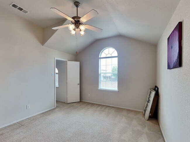 Building Photo - 9045 Trail Blazer Dr