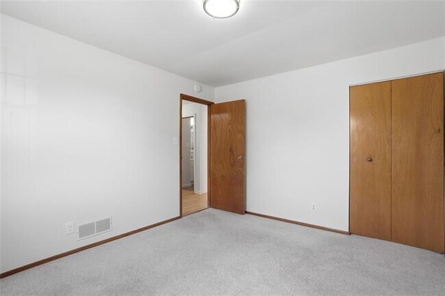 Building Photo - 108 Whitney Dr