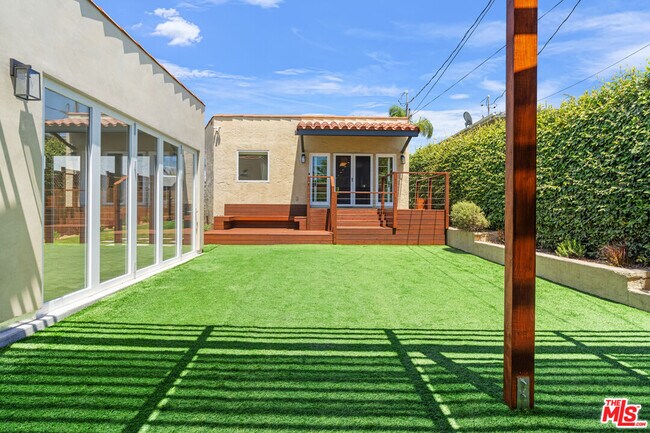 Building Photo - 2347 Parnell Ave
