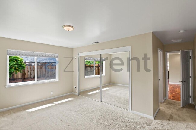 Building Photo - 1674 Noreen Dr